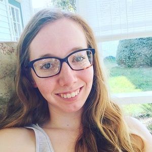 Meet your Posher, Elizabeth